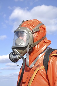 Man with mask, flow meter